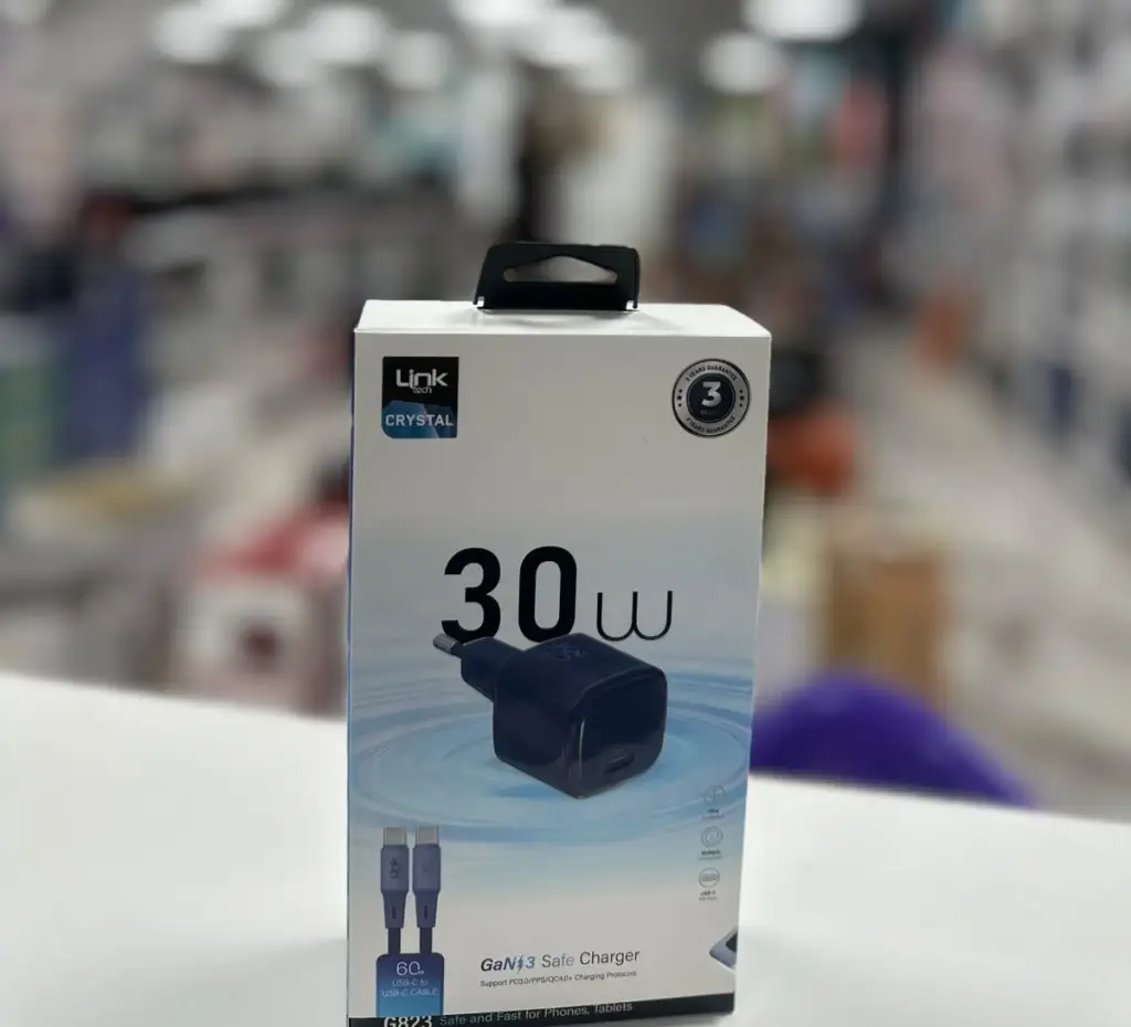 G823 Link Tech Safe Type-C Kablolu 30W GaN Hızlı Şarj Adaptörü
