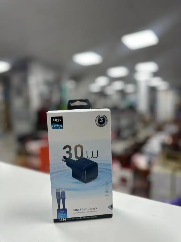 G824 Link Tech Safe Type-C–Lightning Kablolu 30W GaN Hızlı Şarj Adaptörü